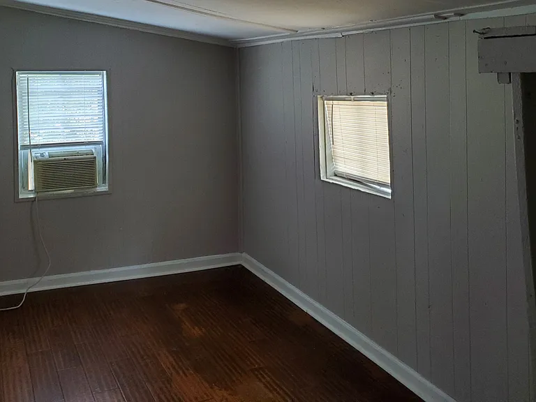 572 Patton St — Photo 3