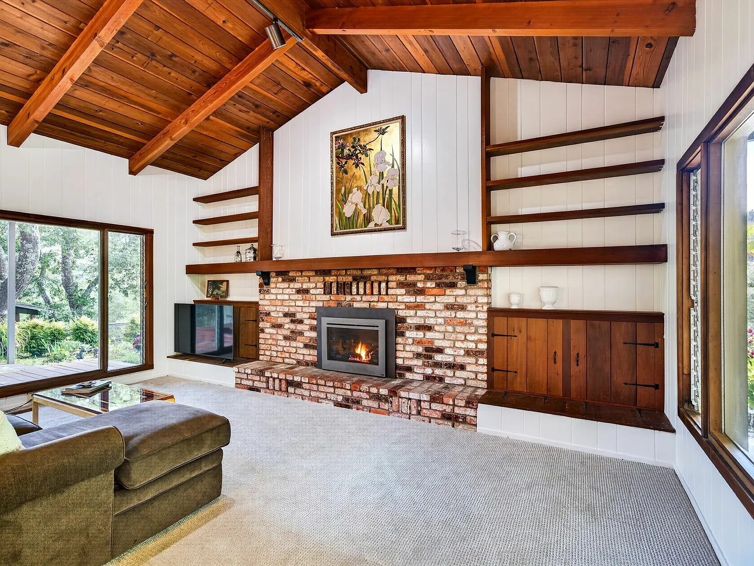 3 bed, 3.0 bath, 2319 sqft, $9,500 — Photo 3