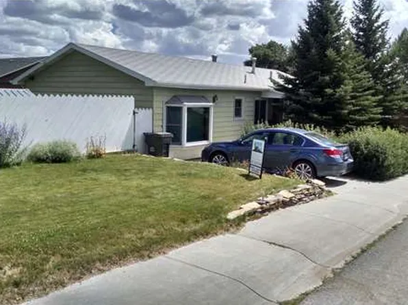 301 La Paloma Dr, Rawlins, WY 82301