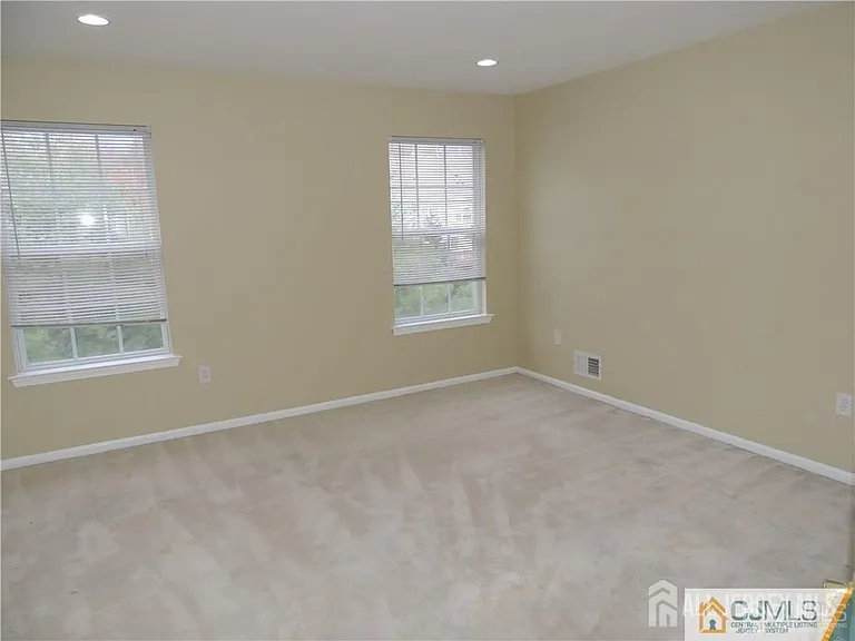 107 Amy Dr — Photo 8