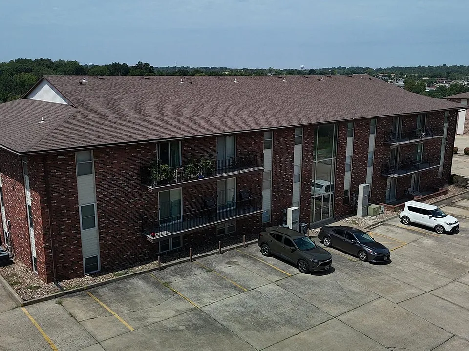 919 Southwest Blvd #L