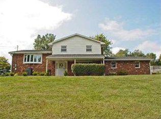 431 Aztec Ln, New Cumberland, WV