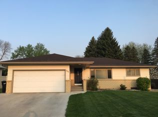 2014 N 7th St, Bismarck, ND 58501