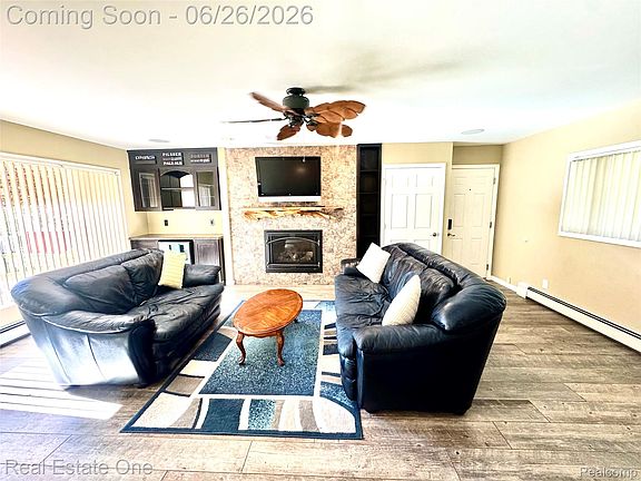 3rd image of 615 Willard Ave