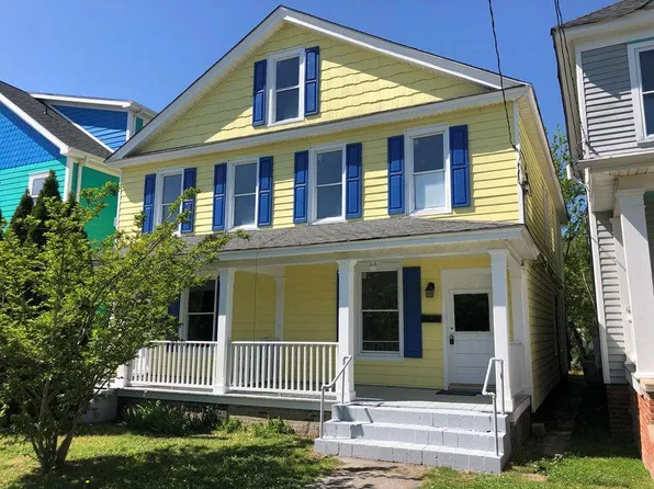 521-523 Monroe Ave, Cape Charles, VA 23310