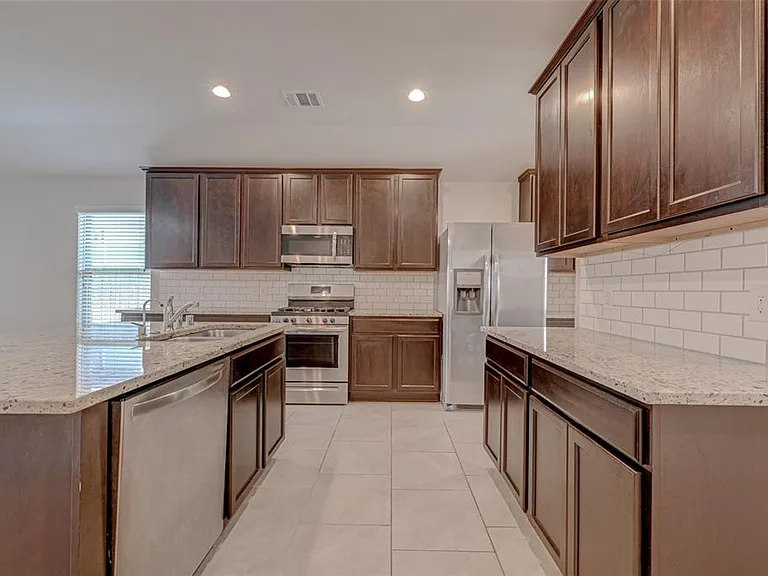 2206 Mirror Ridge Ct — Photo 12
