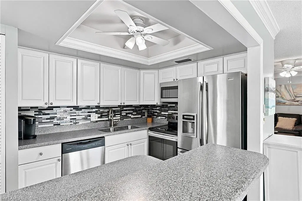 2 bed, 2.0 bath, 1062 sqft, $2,300 — Photo 1