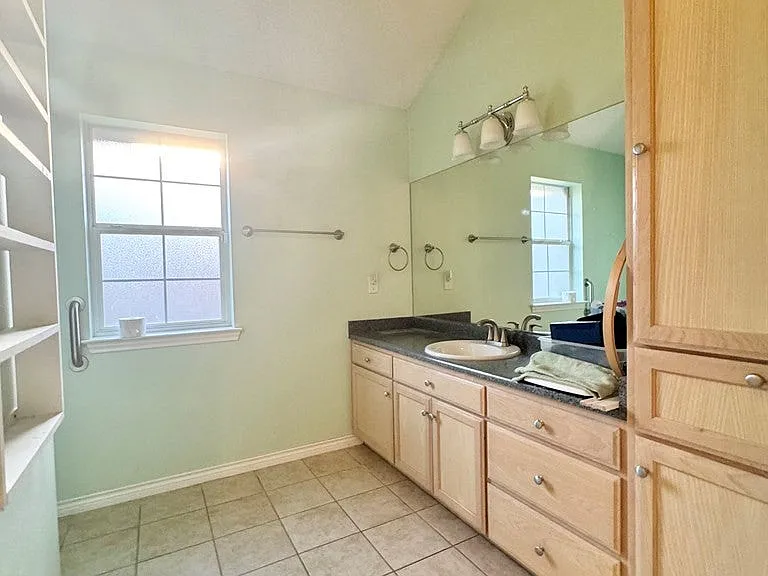 3537 Grandview Dr — Photo 22