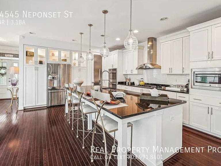 44545 Neponset St — Photo 3