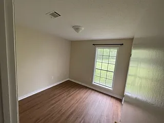 2044 Small Dr — Photo 2