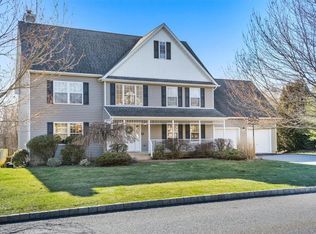 7 Brianna Ln, Yorktown Heights, NY 10598