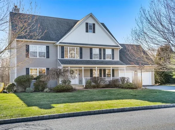 7 Brianna Lane, Yorktown Heights, NY 10598