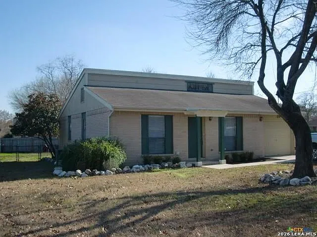 3 bed, 2.0 bath, 1125 sqft, $1,550 — Photo 1