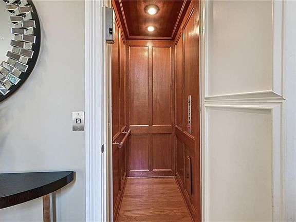 5th image of 3475 Roxboro Rd NE Unit 10