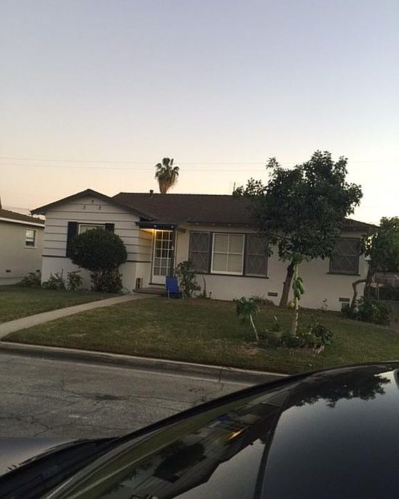1st image of 10644 Roseglen St