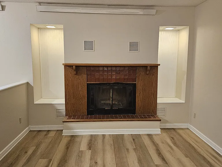 3233 Johnston Ln — Photo 16