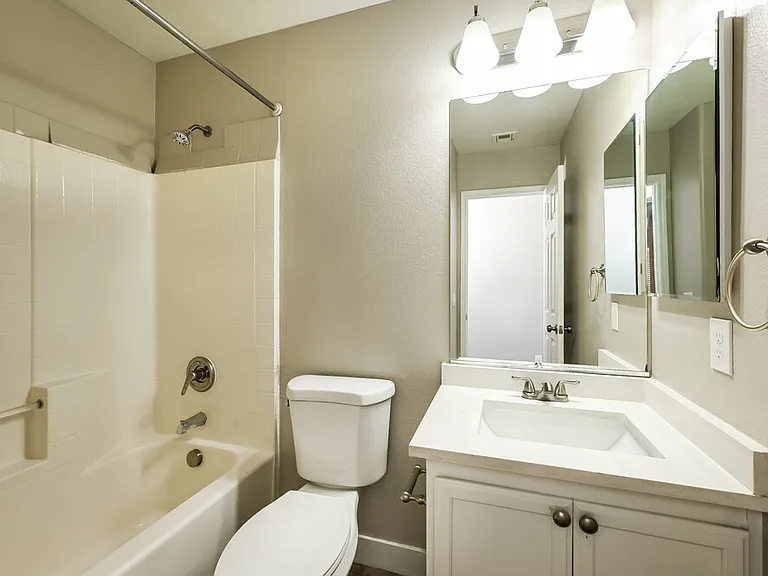 5864 Cape Hatteras Ct — Photo 15