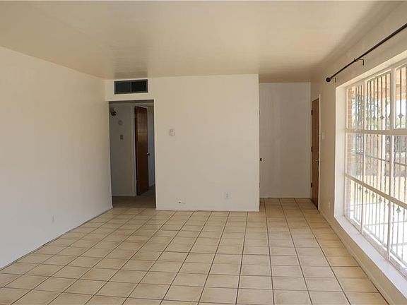 5th image of 4929 Pikes Peak Dr