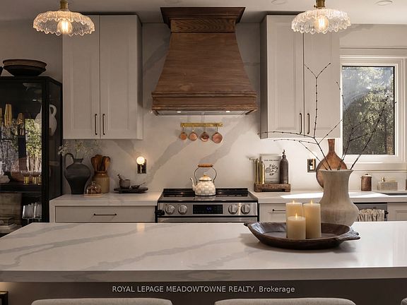 5th image of 1562 Gore Rd