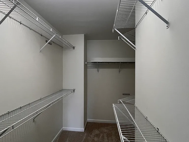 314 Shady Creek Ln — Photo 2