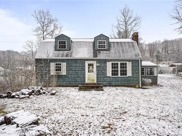 8107 Maple St SW, Sherrodsville, OH 44675