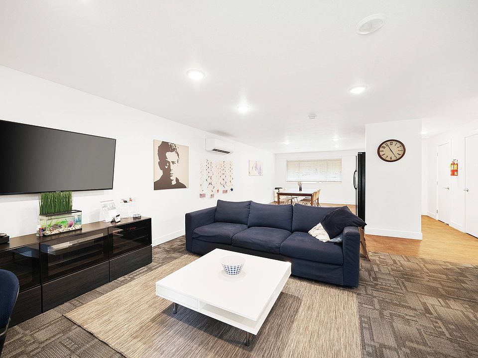 Leasing Office