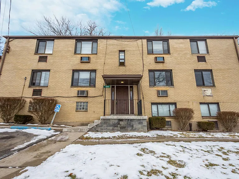 Lindberg Apartments — Photo 10