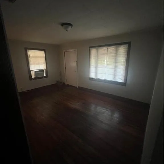 256 12th Ave — Photo 9