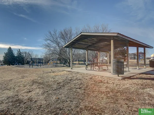 8141 S 69th St, La Vista, NE 68128