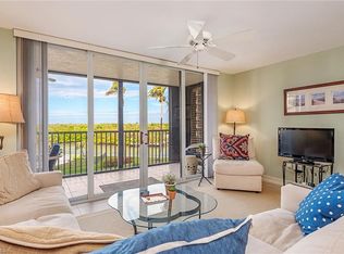 17 Bluebill Ave APT 203, Naples, FL 34108