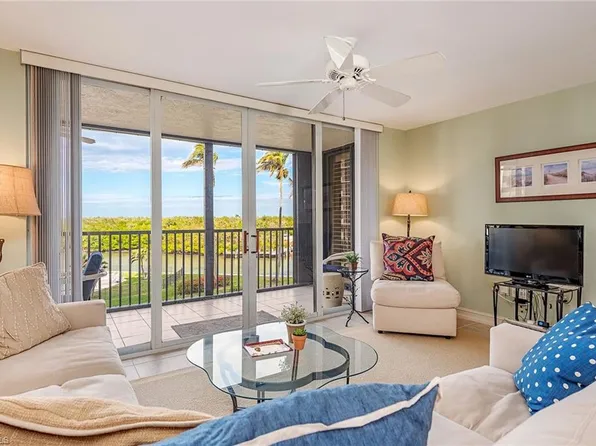 17 Bluebill AVE #203, NAPLES, FL 34108