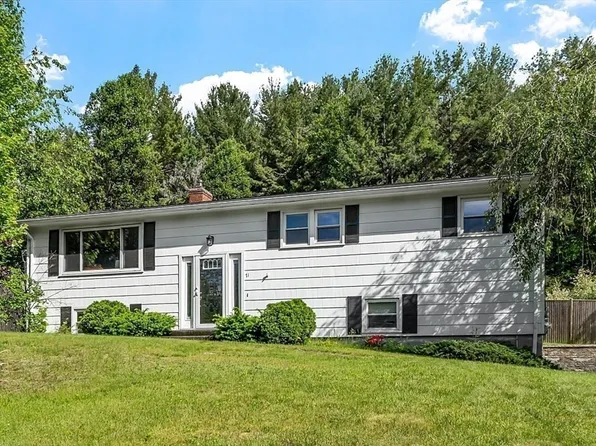 71 Malden St, Holden, MA 01520