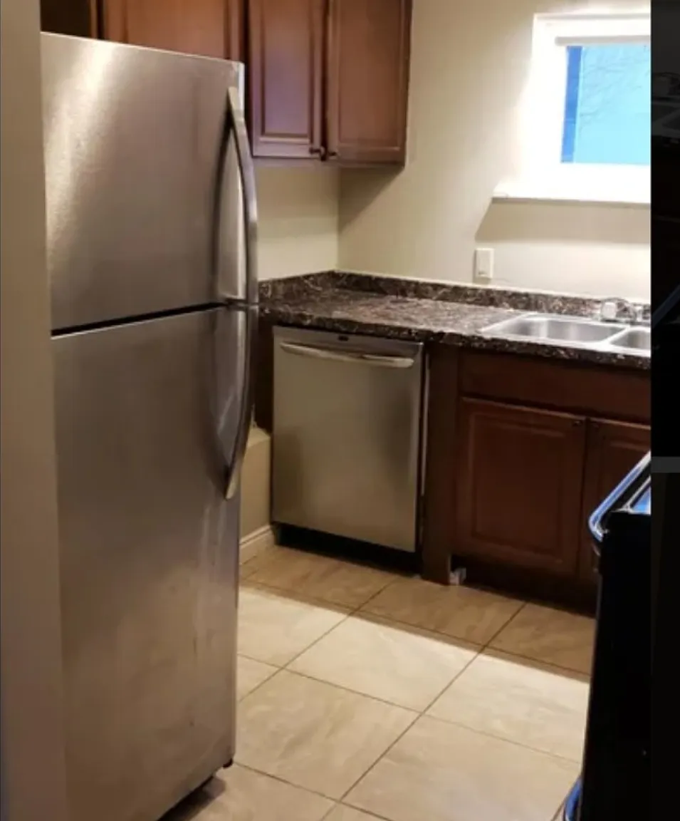 2 bed, 800 sqft, $1,500 — Photo 3