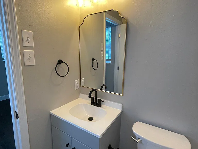 1054 Dalton Ln — Photo 24