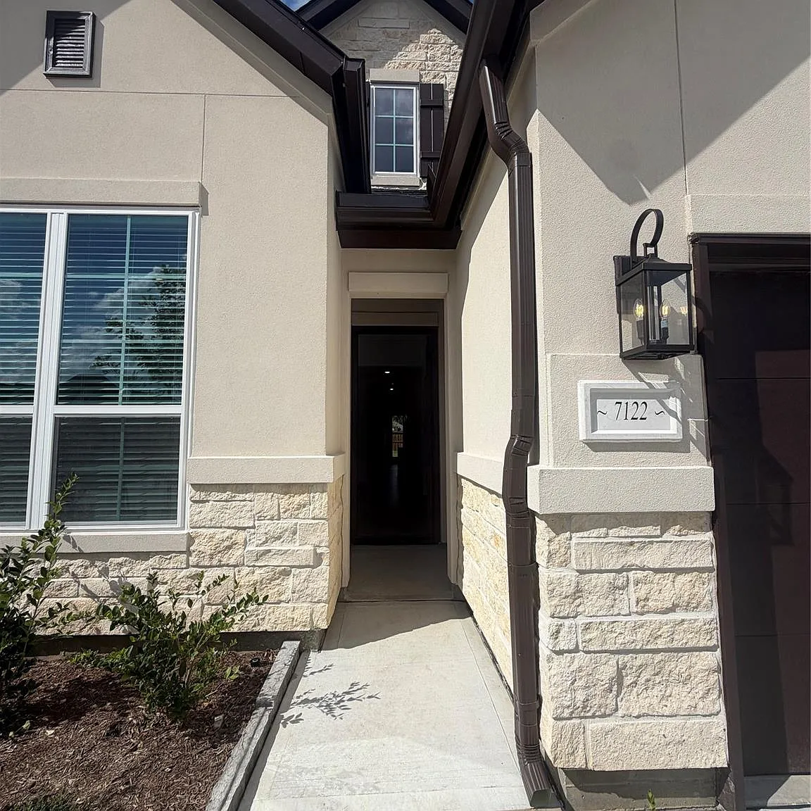 4 bed, 3.5 bath, $3,500 — Photo 3
