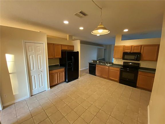 5th image of 9430 101st Ave