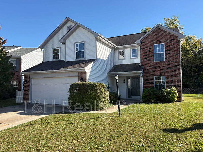 4 bed, 2.5 bath, 2167 sqft, $2,000 — Photo 2