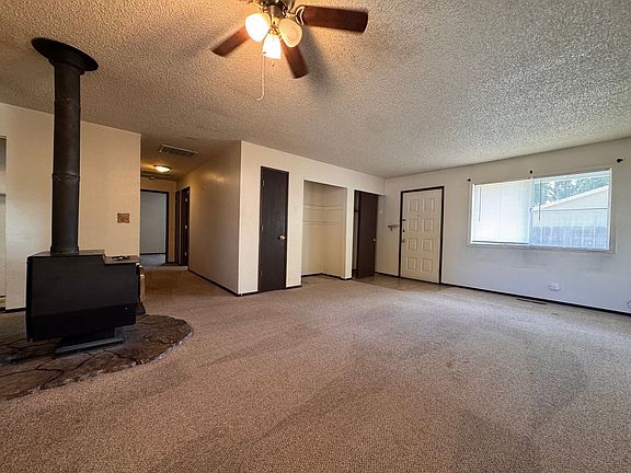 4th image of 470-725 Reservoir Way