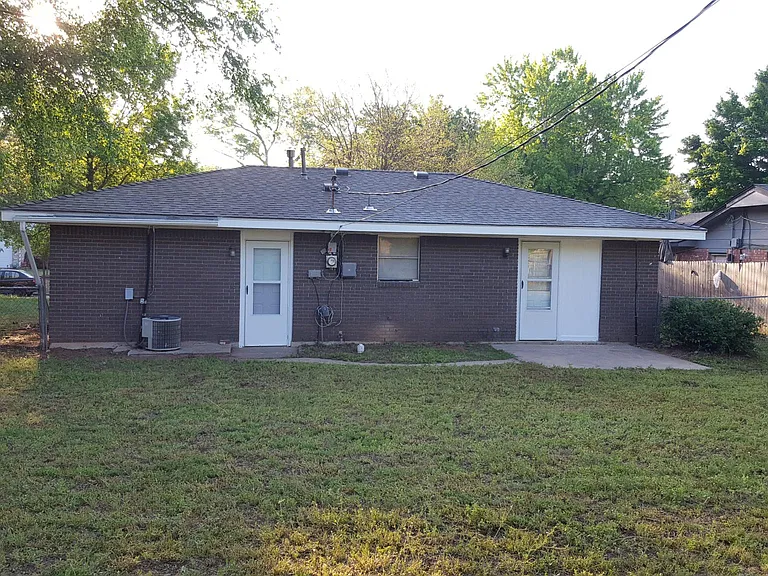1508 Southern Heights Ave — Photo 5