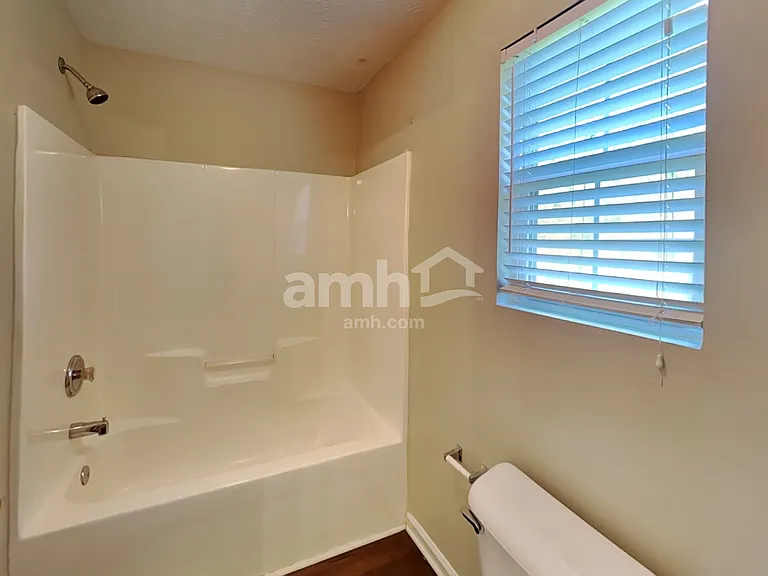 1509 Locomotive Dr NE — Photo 11