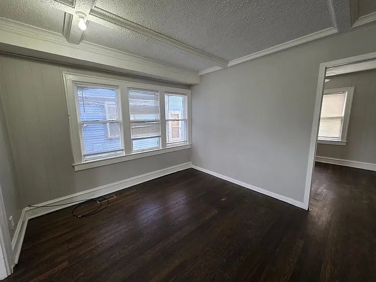 3726 Indiana Ave — Photo 4