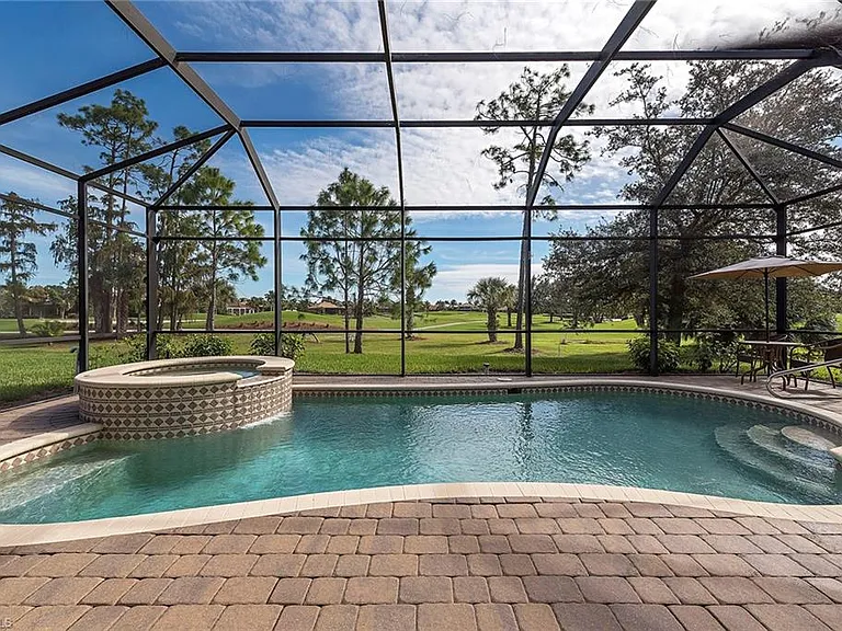 7812 Valencia Ct — Photo 12