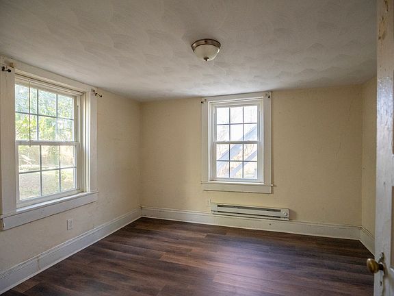 5th image of 215 Grace St #C