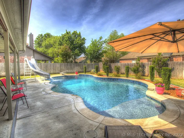 2422 S Redwood Pl — Photo 25
