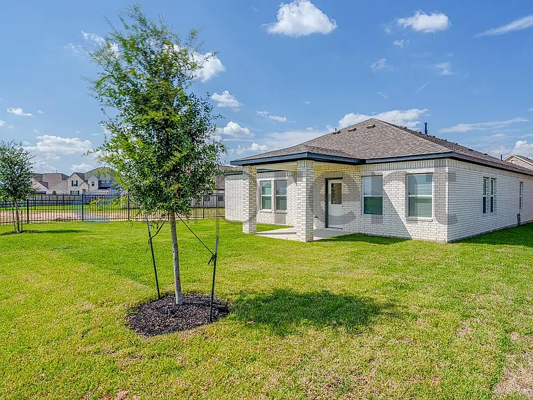 27327 Blue Pool Dr #27327 — Photo 23