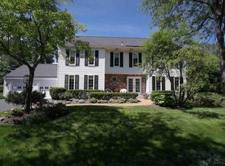 31 Axbridge Ln, Delmar, NY 12054