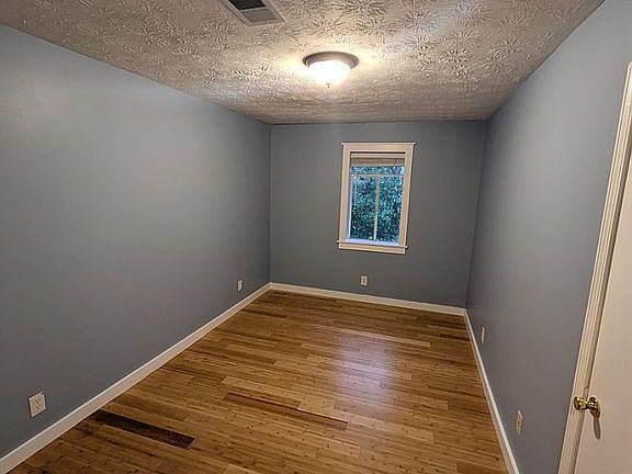 4th image of 1864 Flat Shoals Rd