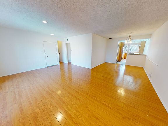 4th image of 5150 Yarmouth Ave APT 108