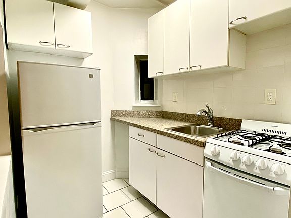 4th image of 429 E 83rd St APT Bd