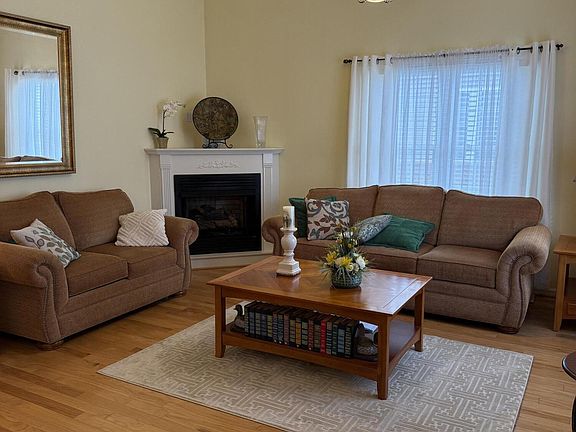 3rd image of 6621 Hartman Ct